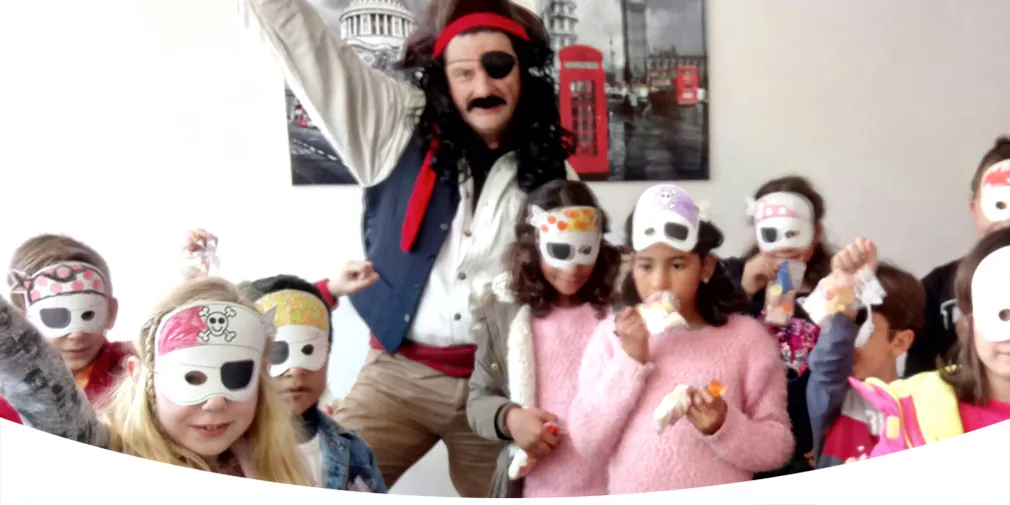 Trabajo en parejas y grupos cooperativos en clase de inglés