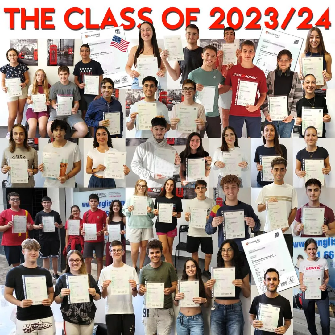 Notas y diplomas aprobados con excelentes calificaciones